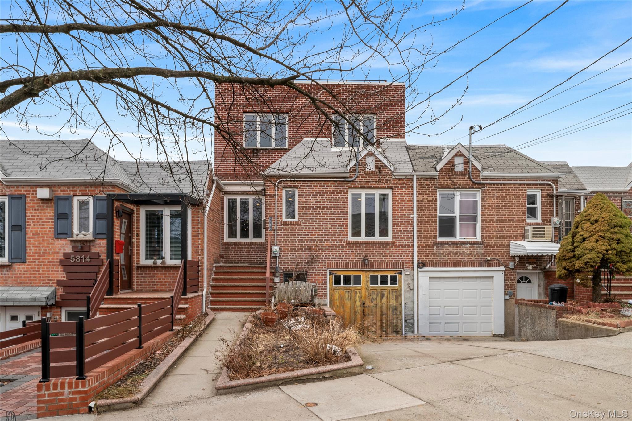 5812 77th Place – For Sale