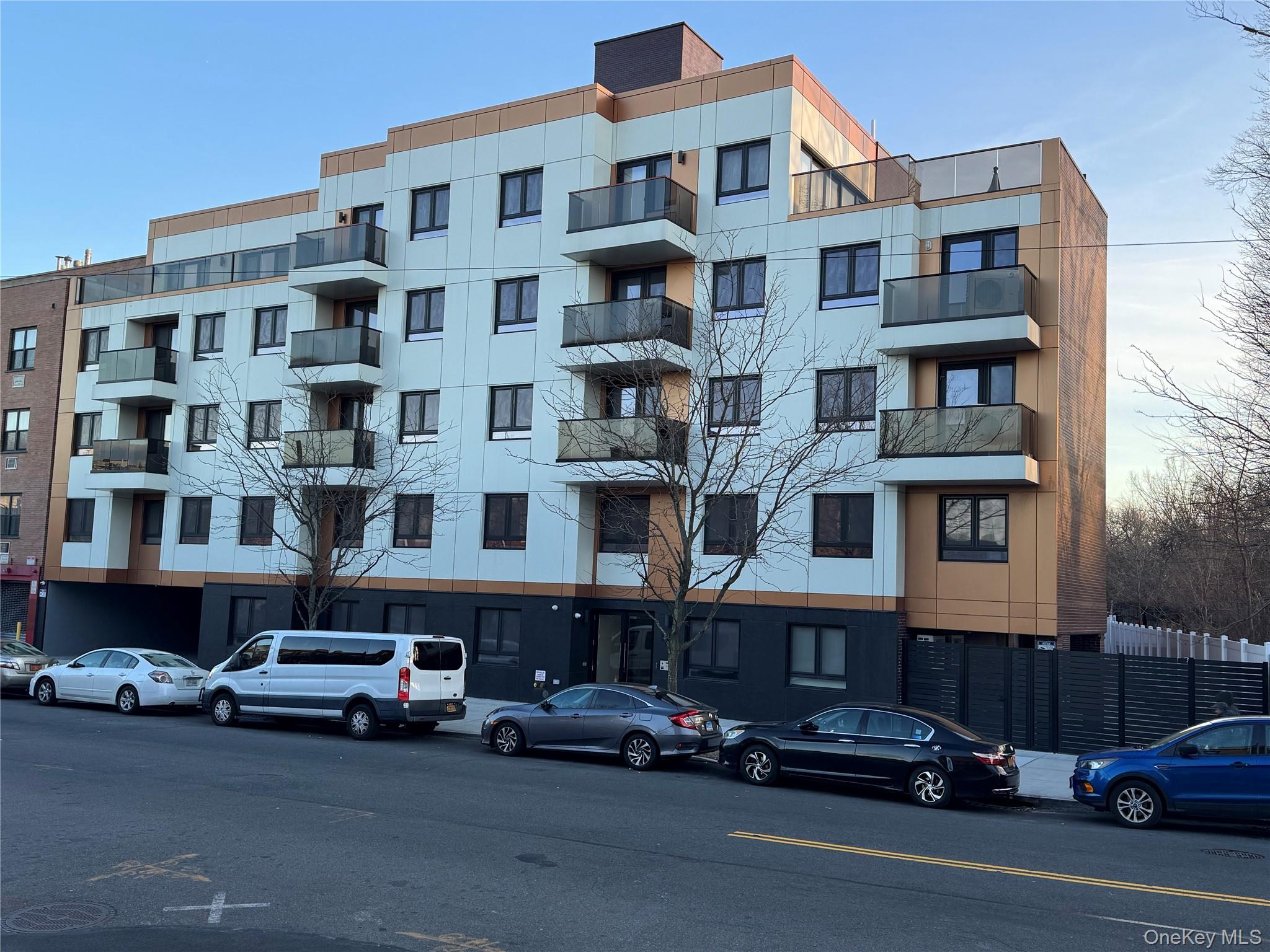 73-02 Woodside Avenue, Unit CF1 photo 2