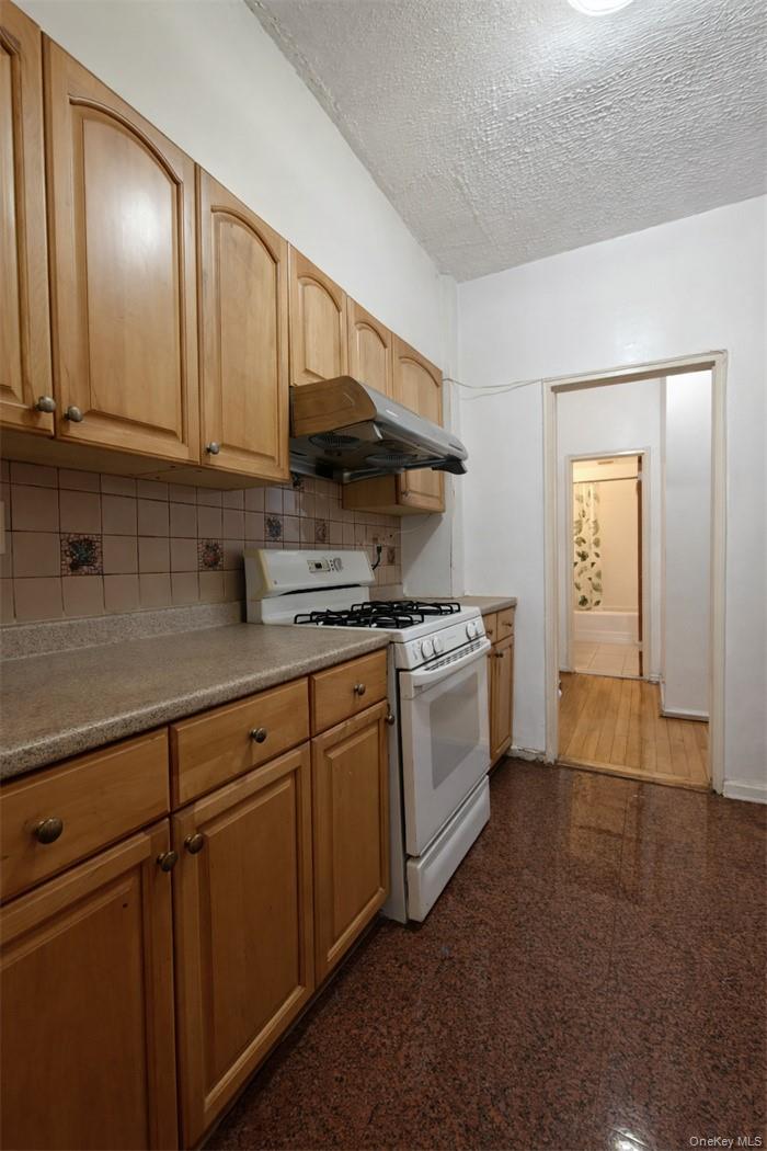 134-54 Maple Avenue, Unit 2W photo 8