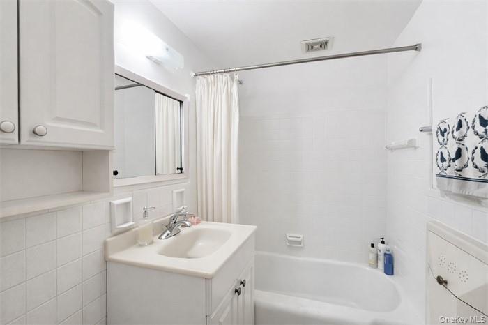 134-54 Maple Avenue, Unit 2W photo 16