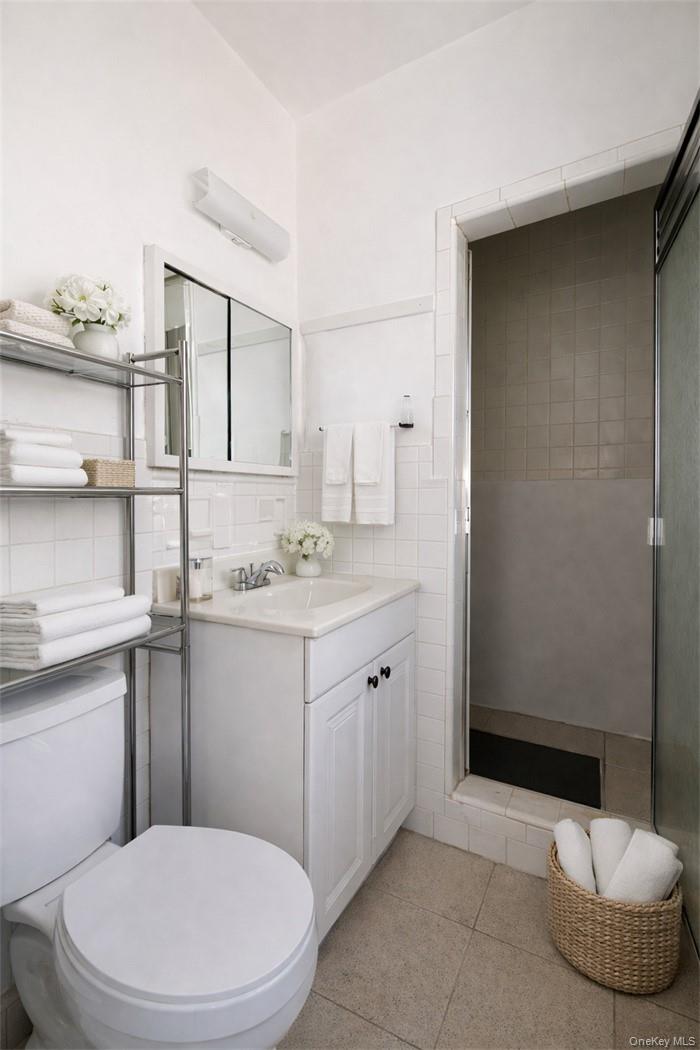 134-54 Maple Avenue, Unit 2W photo 15