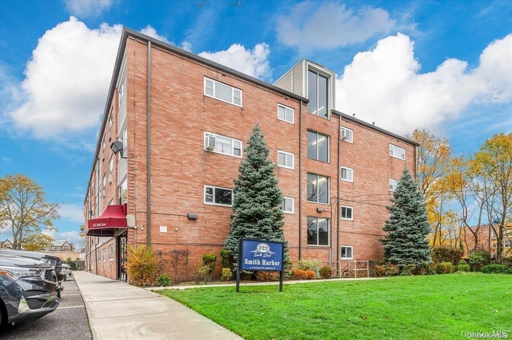 222 Smith Street, Unit 2E photo 11