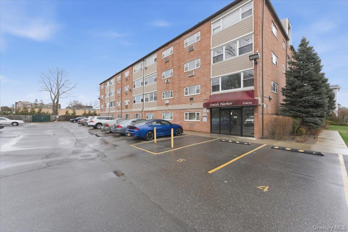 222 Smith Street, Unit 2E photo 2