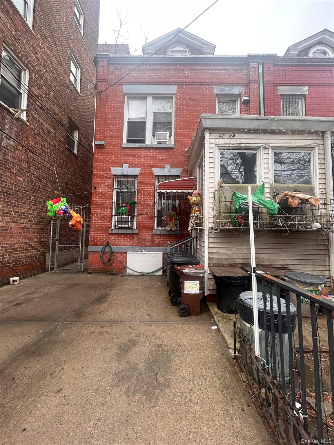 42-34 Ithaca Street – For Sale