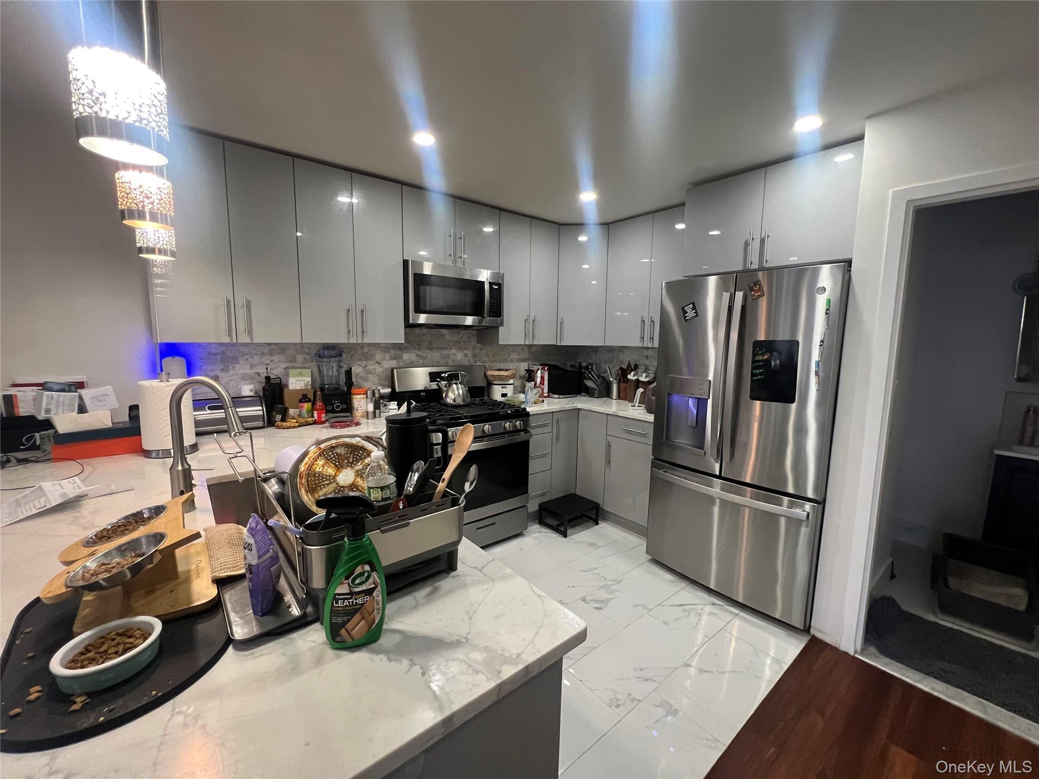 210 Sunset Boulevard – For Sale photo 3