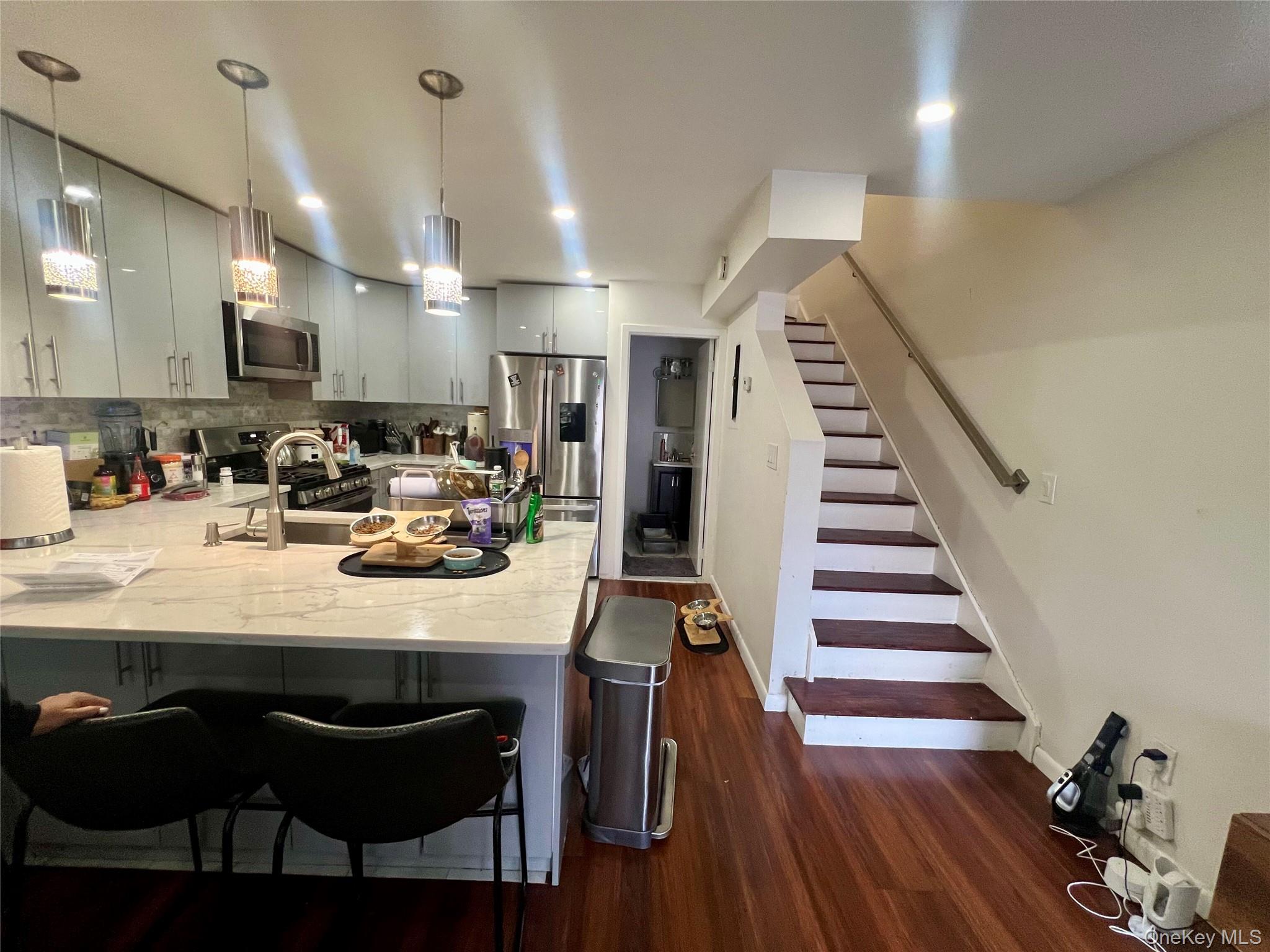 210 Sunset Boulevard – For Sale photo 2