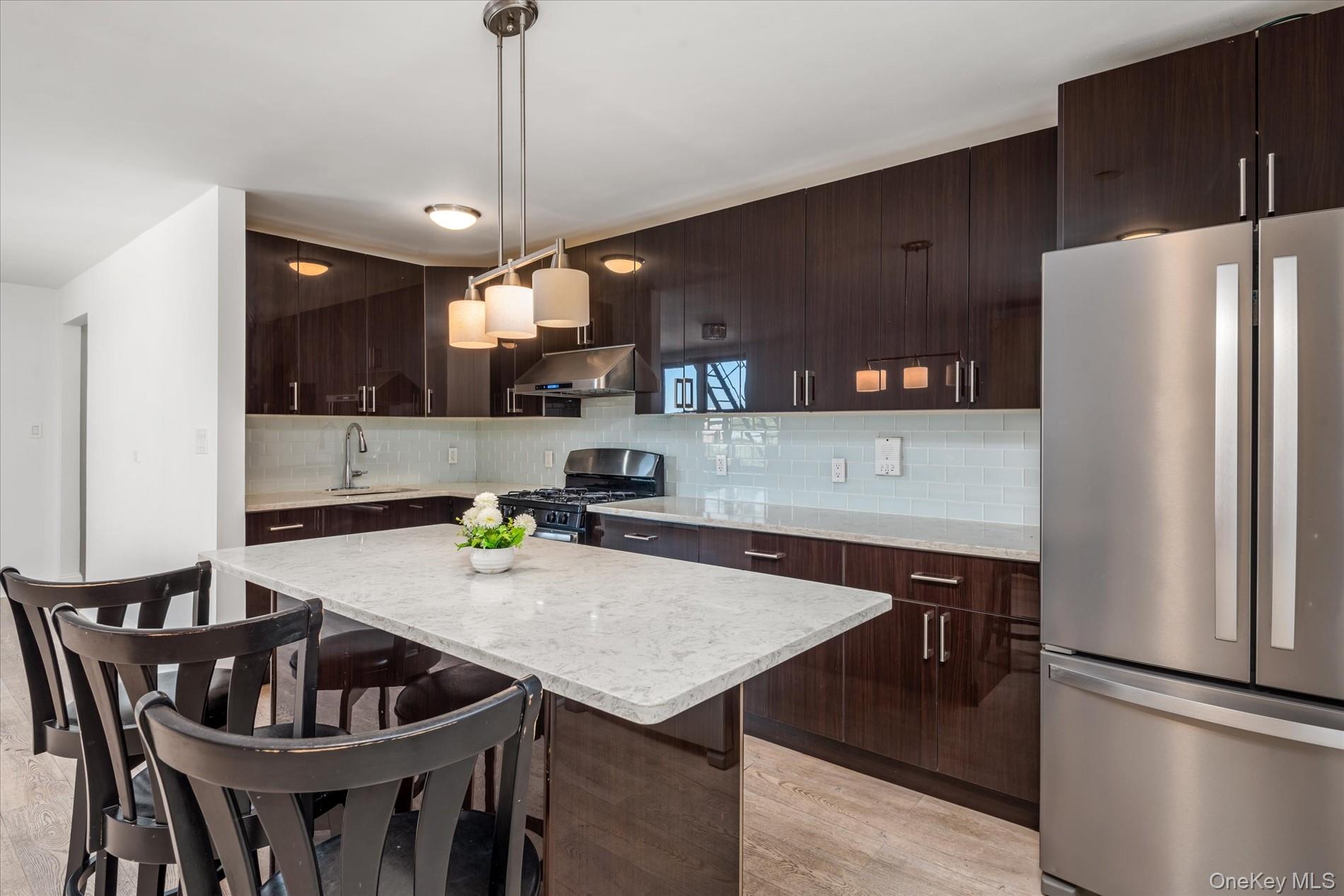 6011 Broadway, Unit 5E