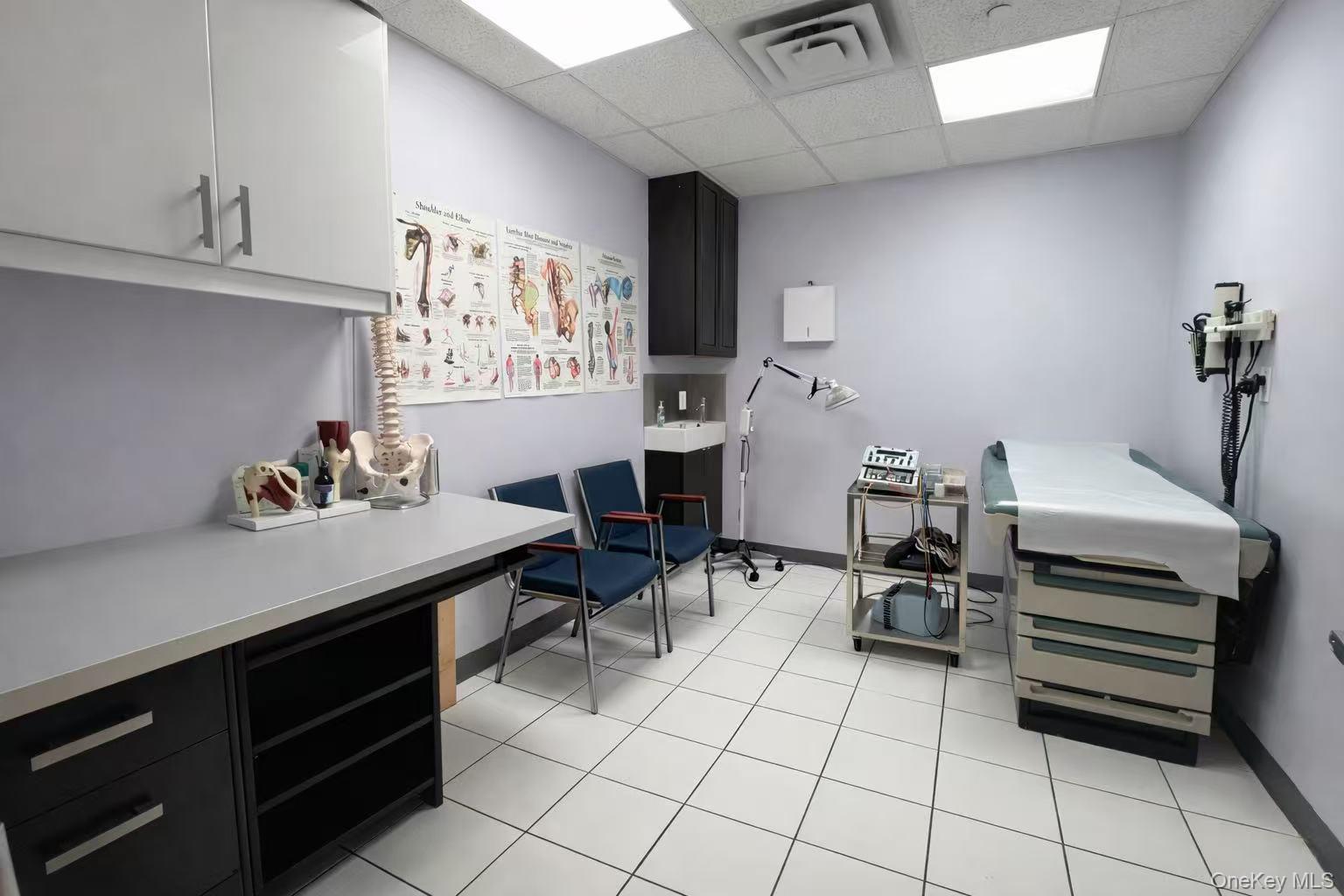 128 Mott Street, Unit 301 photo 3