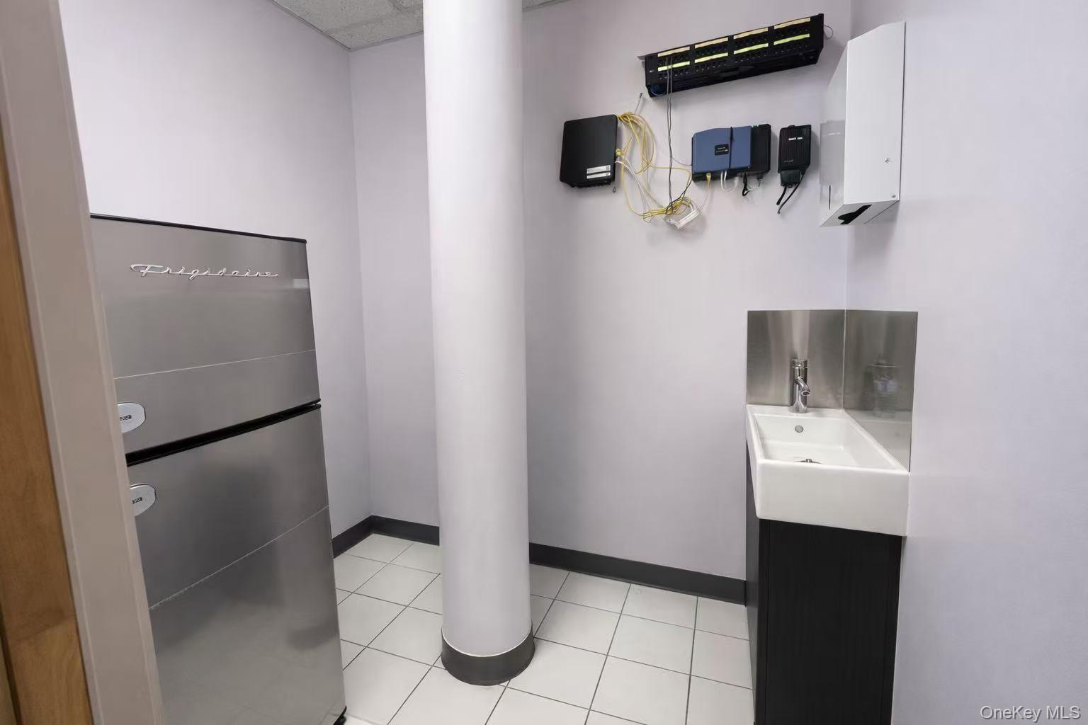 128 Mott Street, Unit 301 photo 5