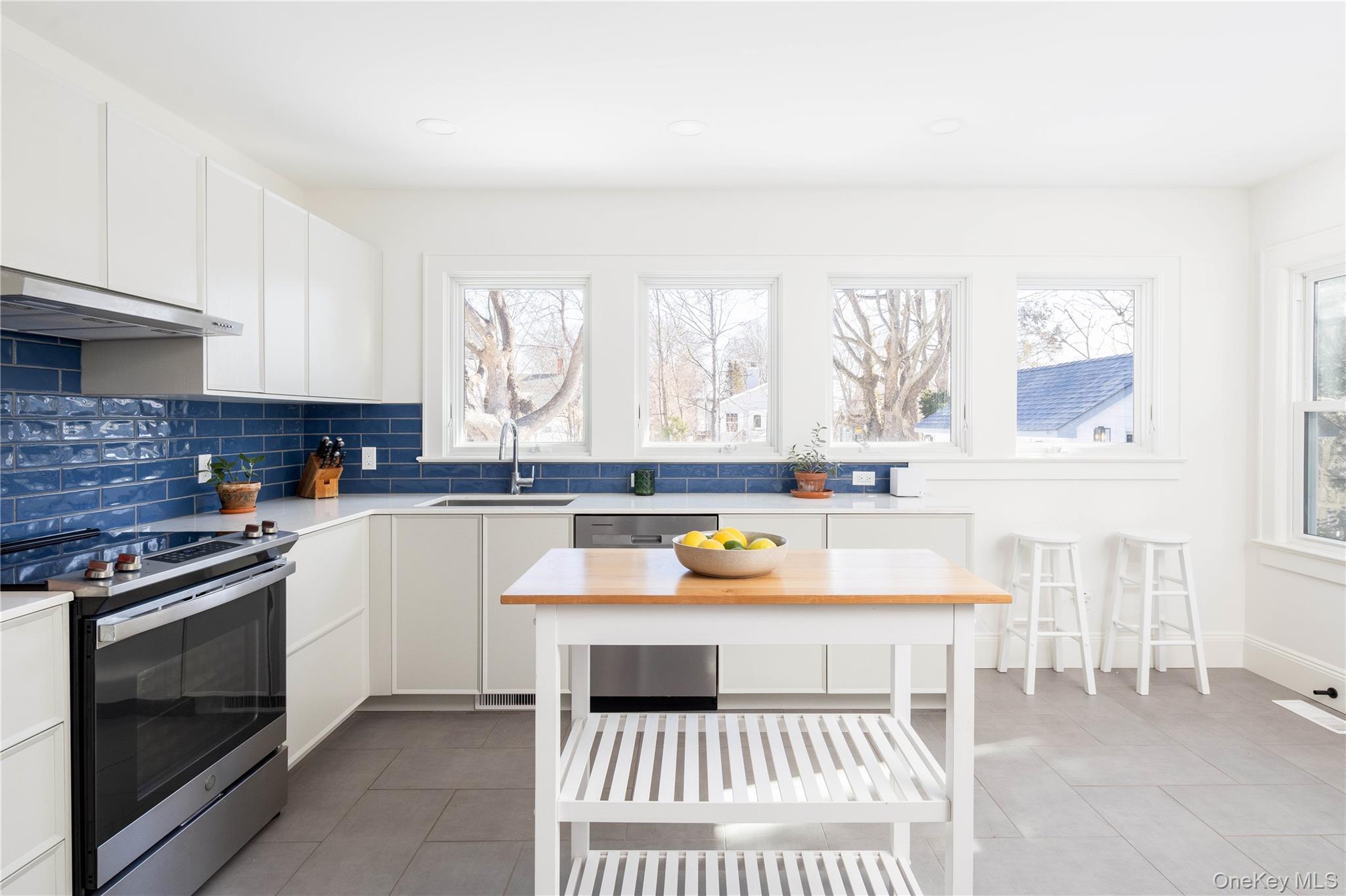 446 6th Street – For Rent photo 6