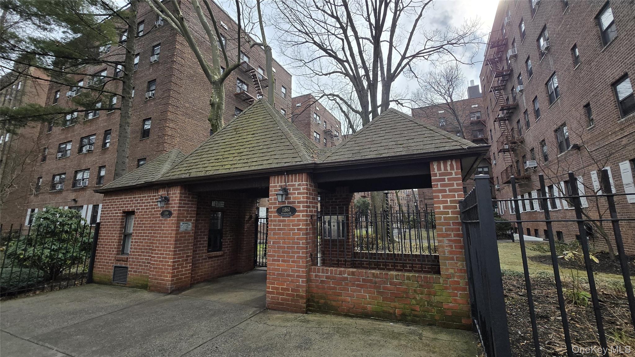 118-60 Metropolitan Avenue, Unit 3E