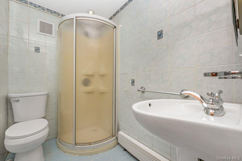 356 Oakleigh Avenue, Unit 17 photo 22