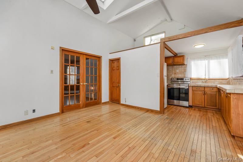 356 Oakleigh Avenue, Unit 17 photo 14