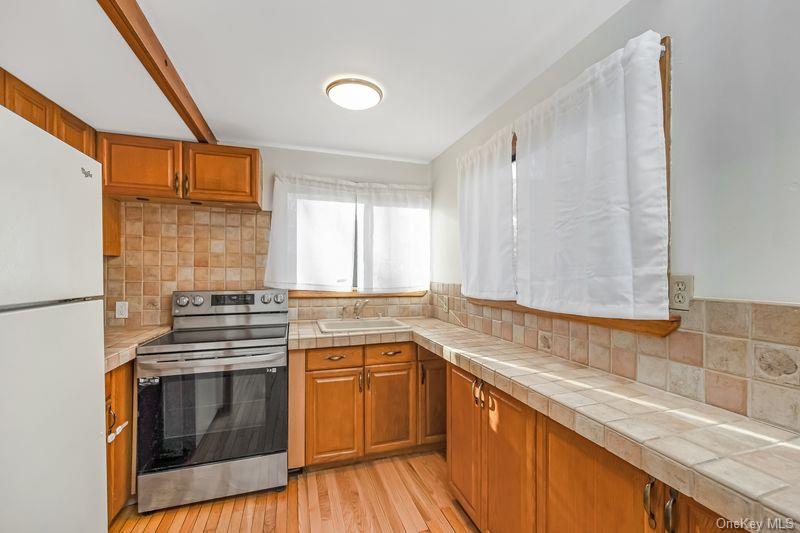 356 Oakleigh Avenue, Unit 17 photo 19