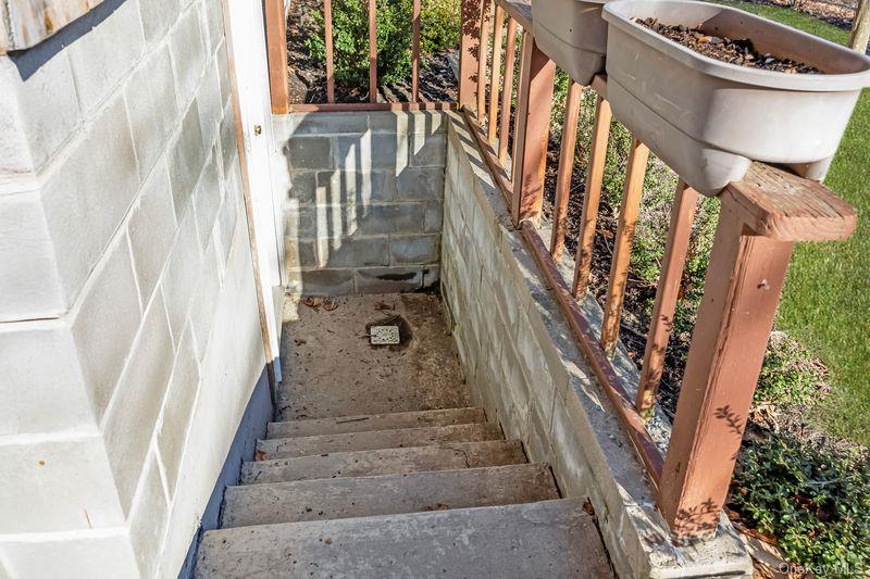 356 Oakleigh Avenue, Unit 17 photo 28