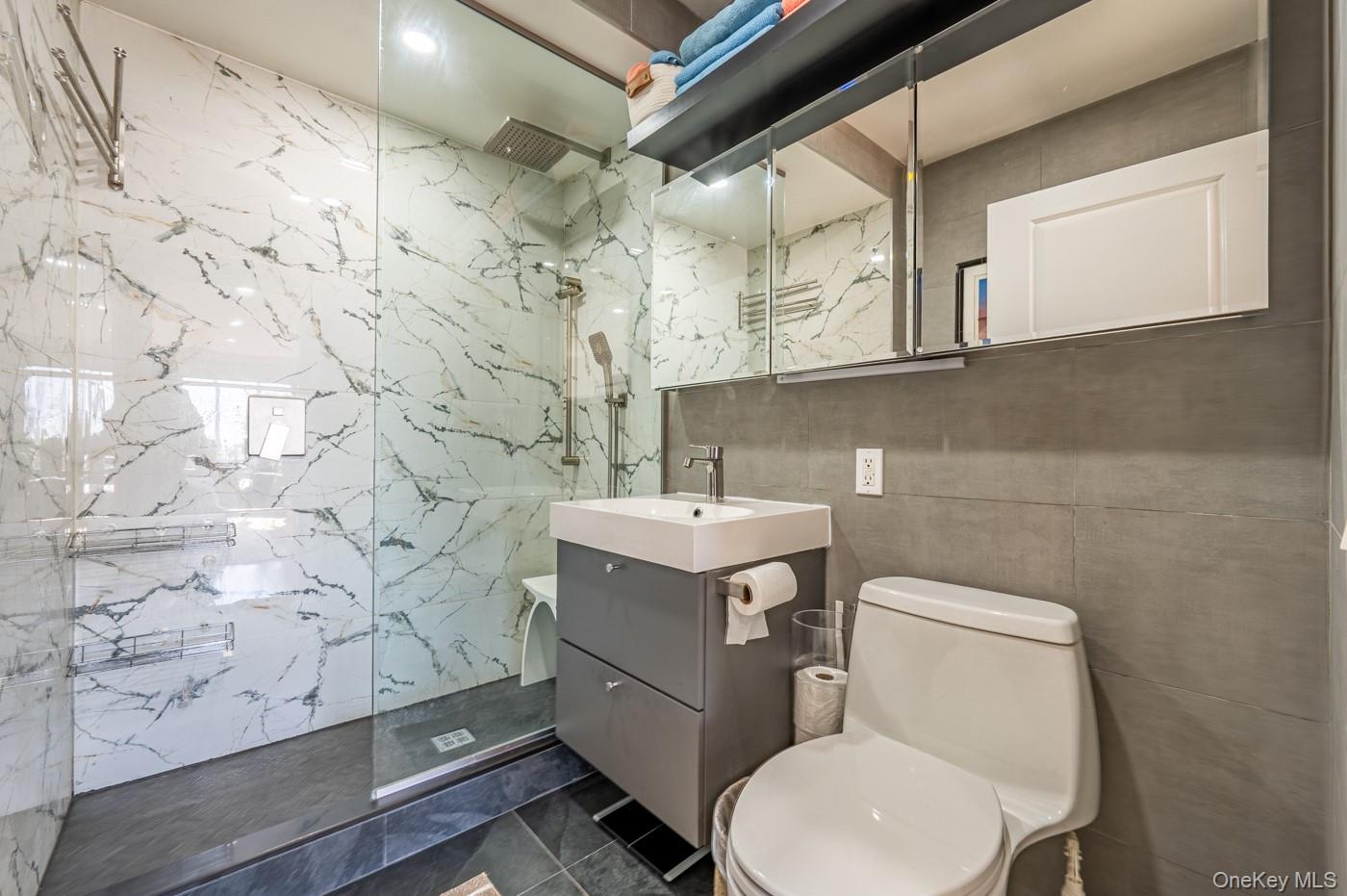 1490 Outlook Avenue, Unit 1G photo 10