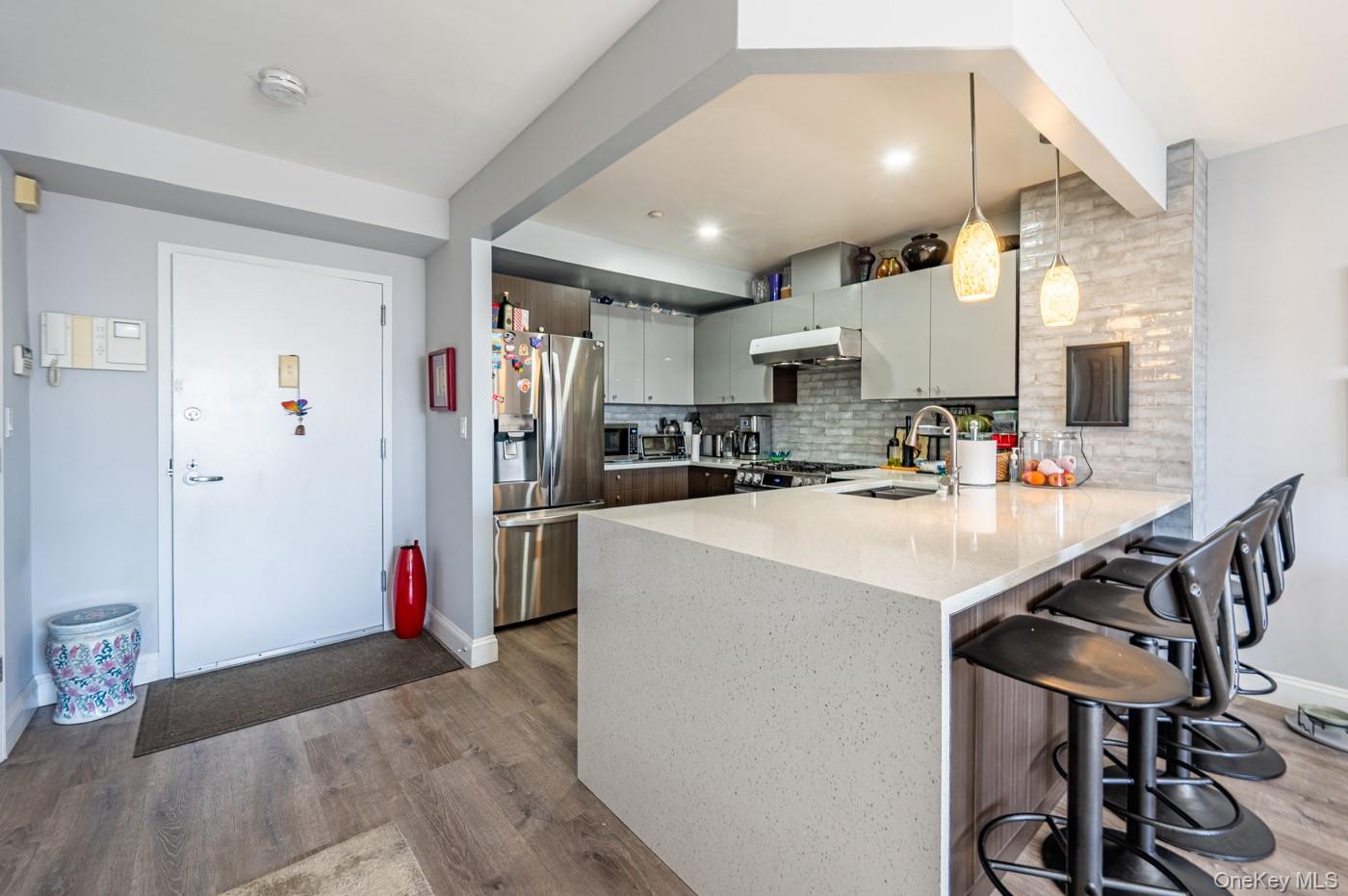 1490 Outlook Avenue, Unit 1G photo 7