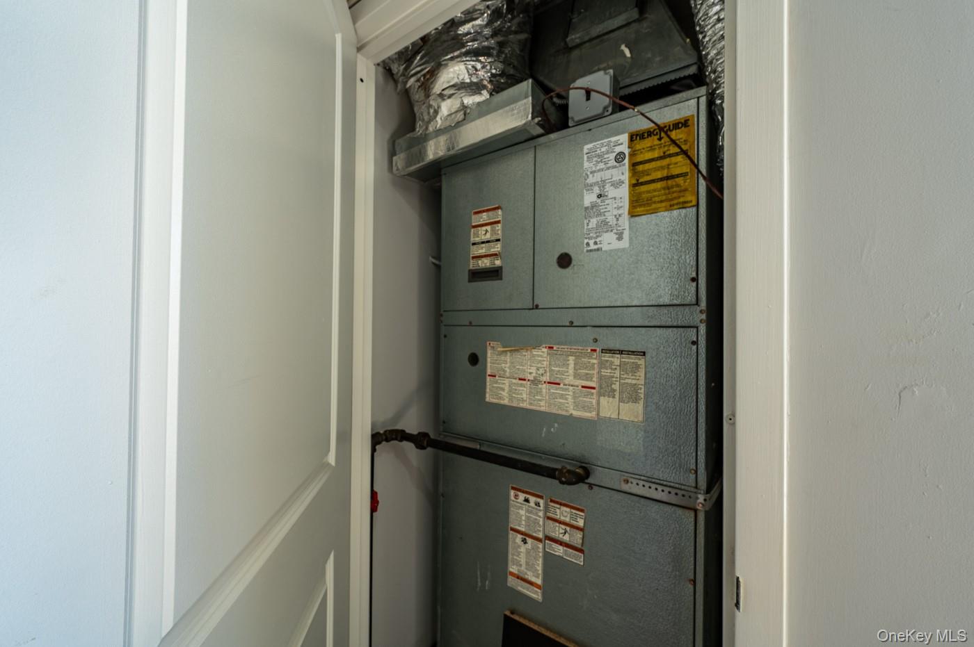 1490 Outlook Avenue, Unit 1G photo 21