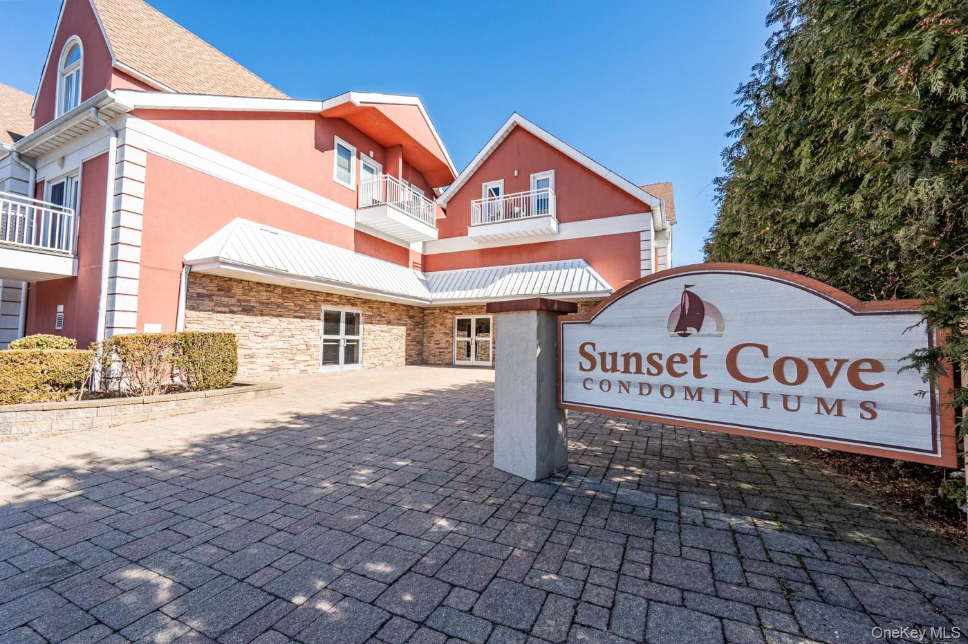 1490 Outlook Avenue, Unit 1G photo 27