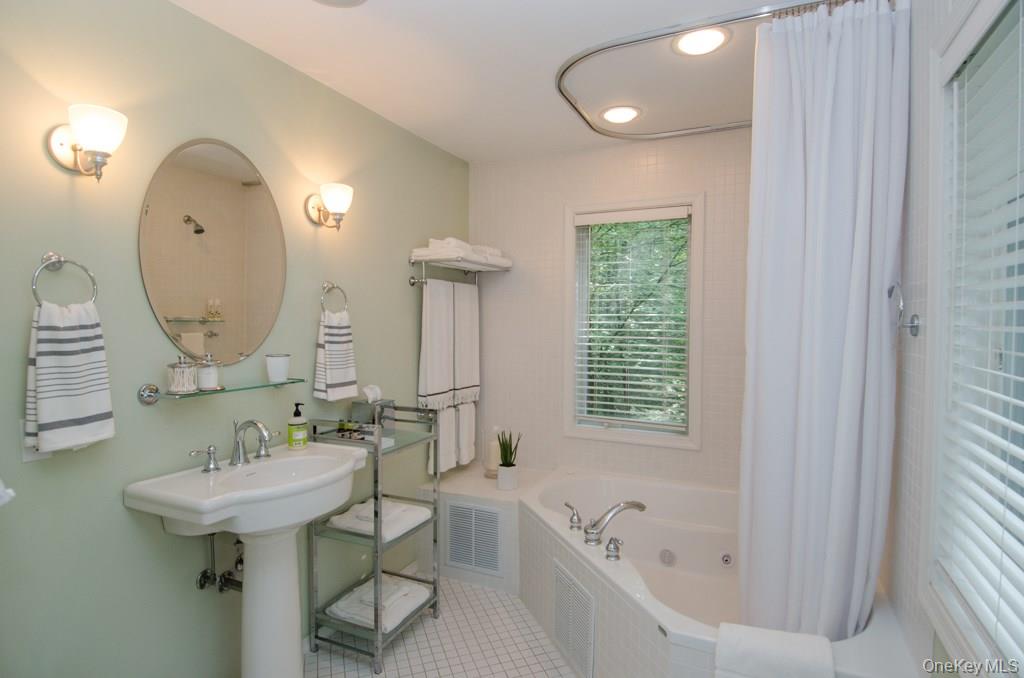 21 Marko Drive – For Sale photo 17
