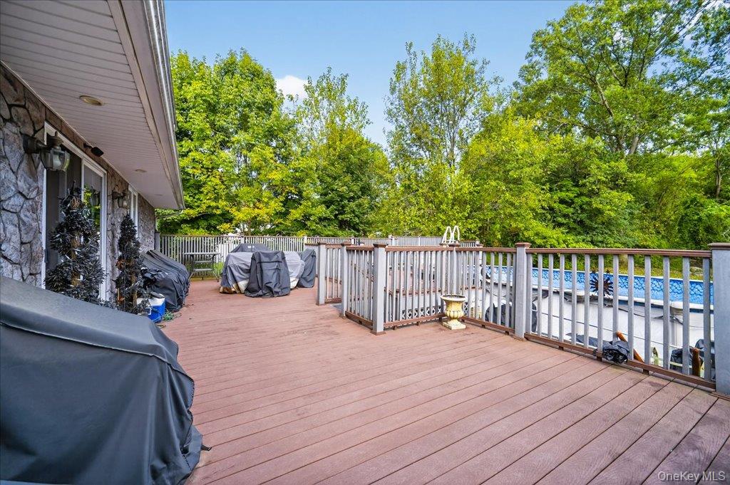 11 Merriewold Lane N – For Sale photo 36