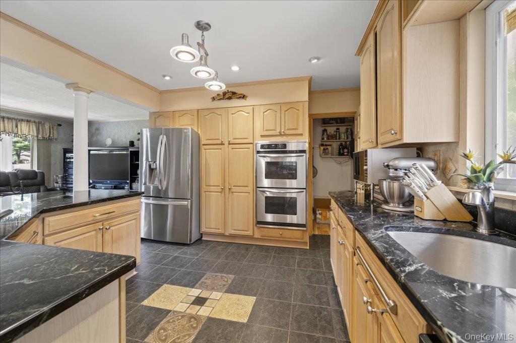 11 Merriewold Lane N – For Sale photo 17
