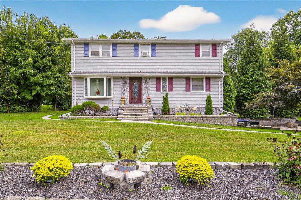 11 Merriewold Lane N – For Sale