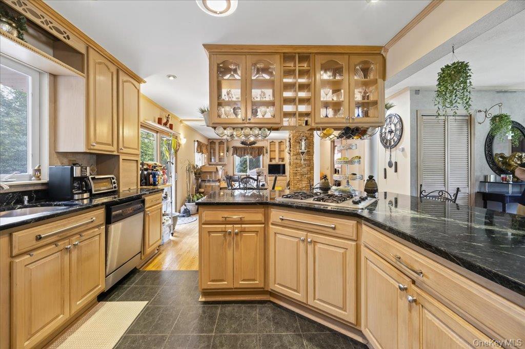 11 Merriewold Lane N – For Sale photo 13