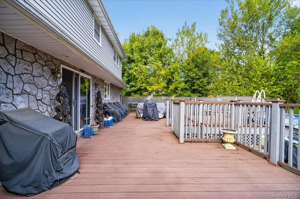 11 Merriewold Lane N – For Sale photo 37