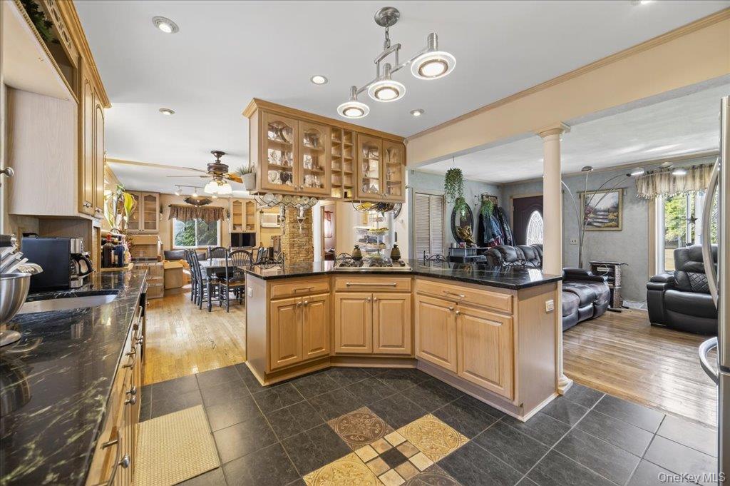 11 Merriewold Lane N – For Sale photo 9