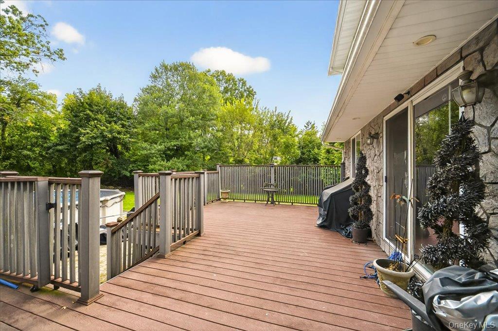 11 Merriewold Lane N – For Sale photo 38