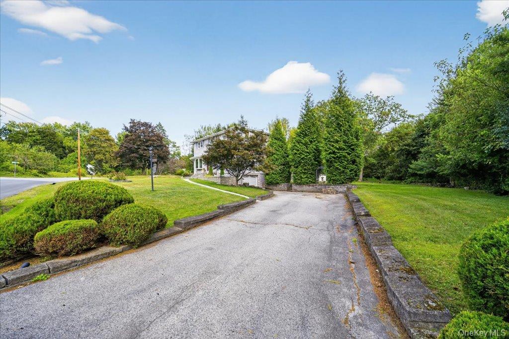 11 Merriewold Lane N – For Sale photo 5