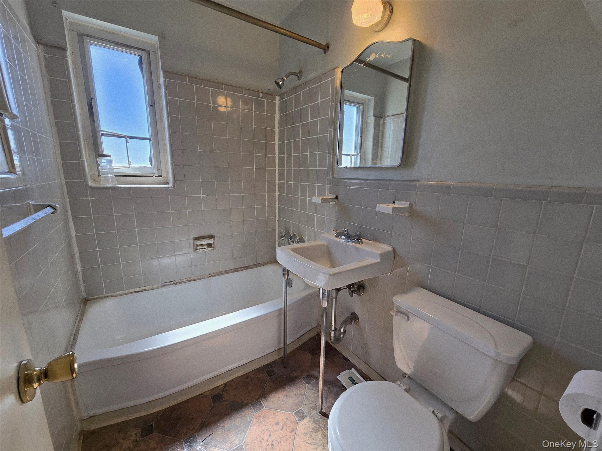 22305 Manor Road, Unit 226 photo 9