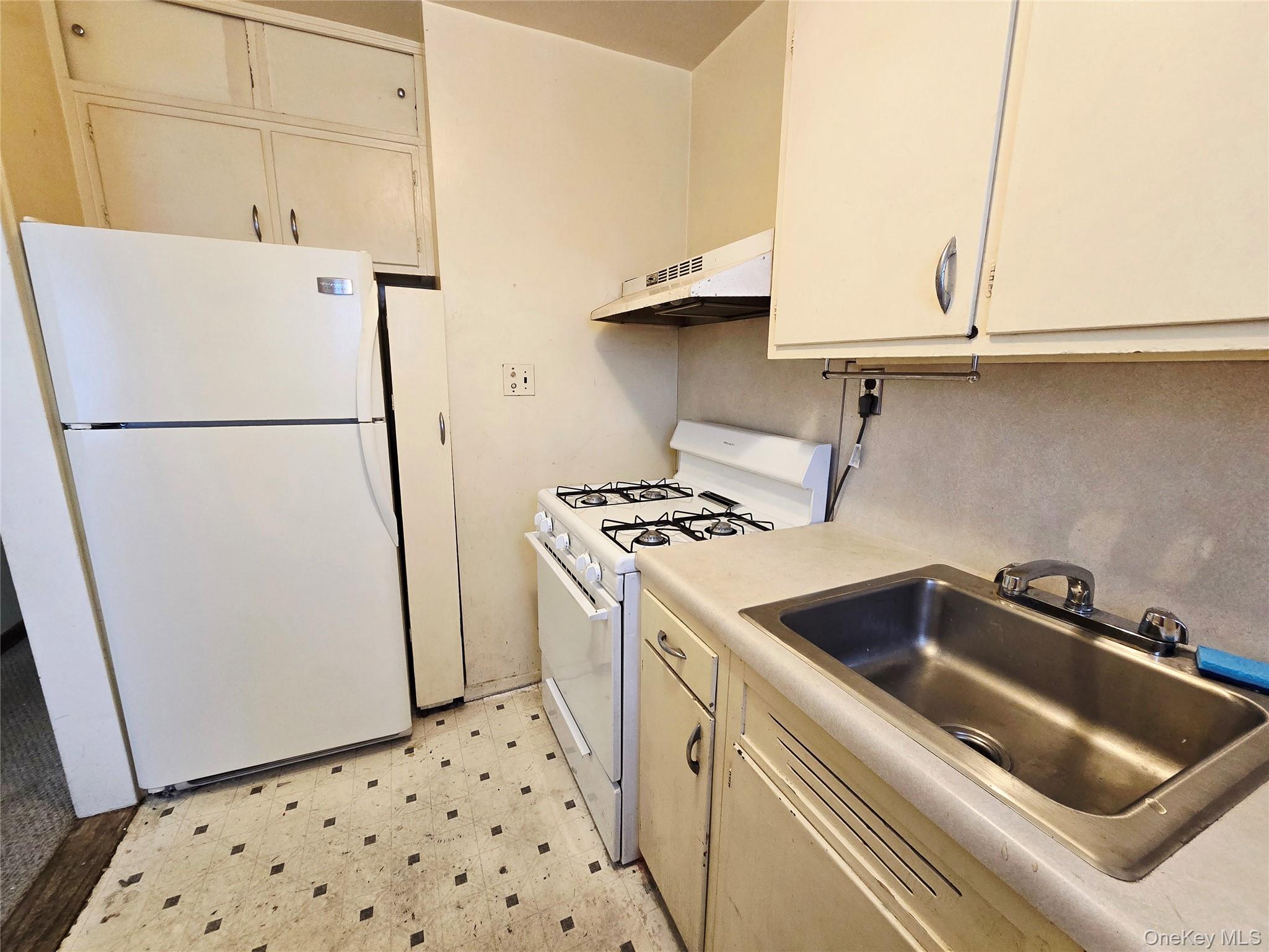 22305 Manor Road, Unit 226 photo 5