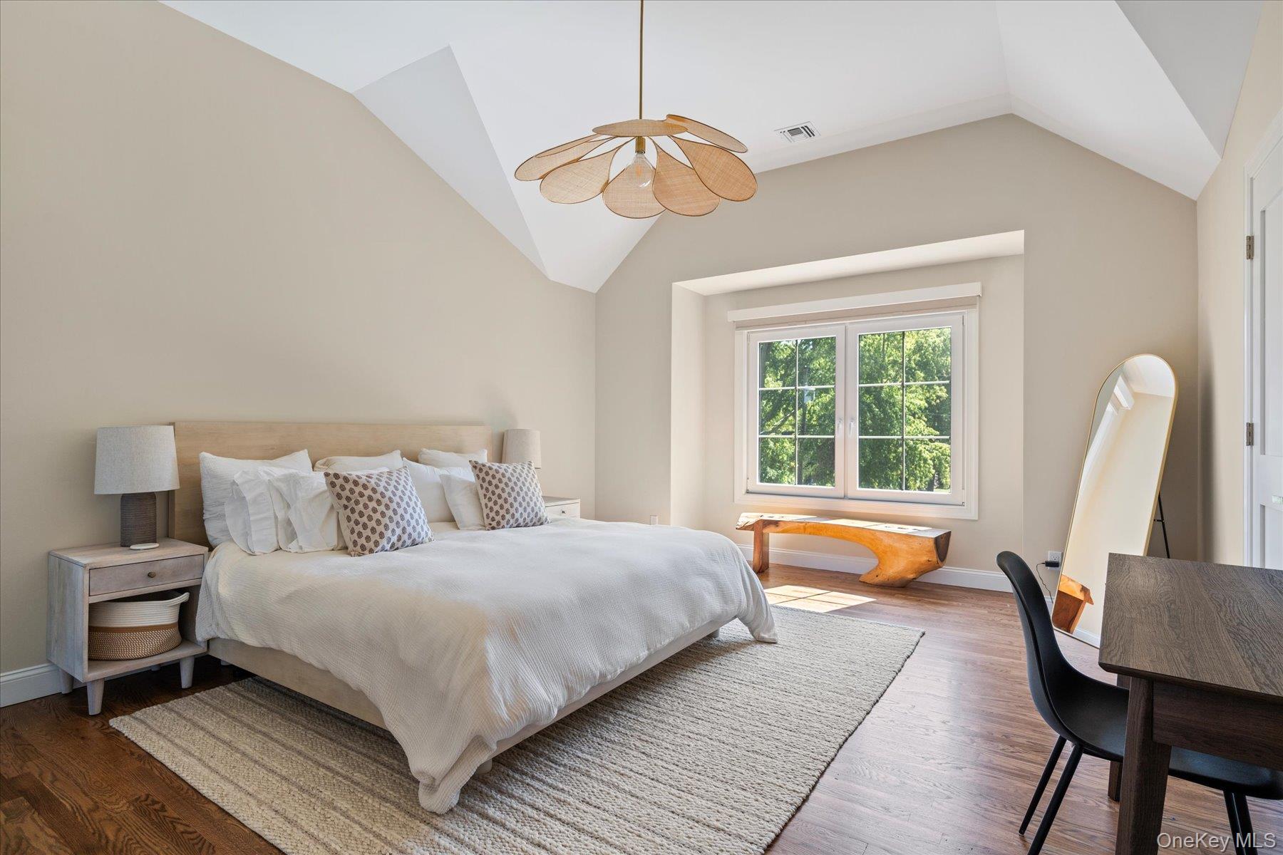 660 Sutton Place – For Sale photo 21