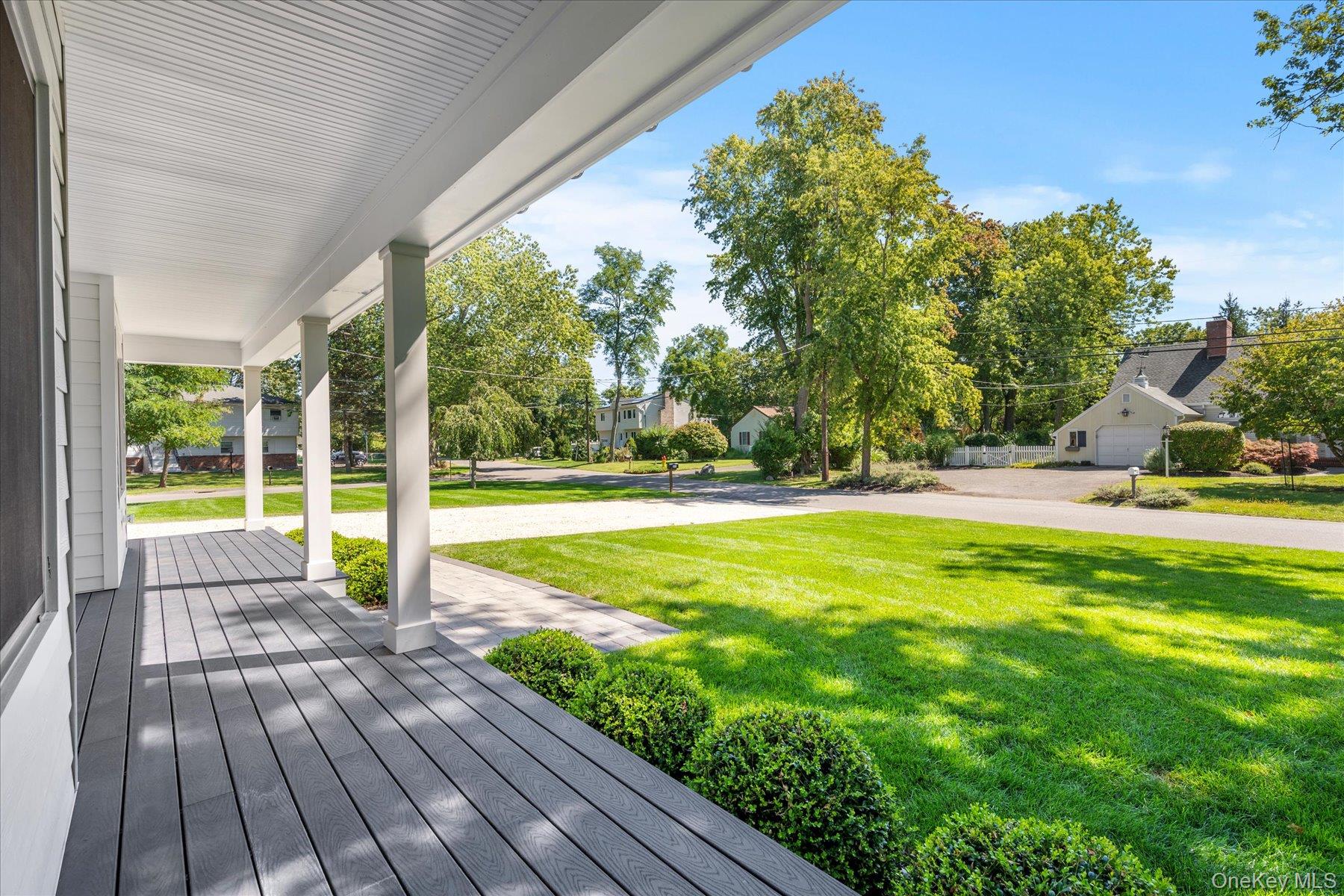 660 Sutton Place – For Sale photo 33