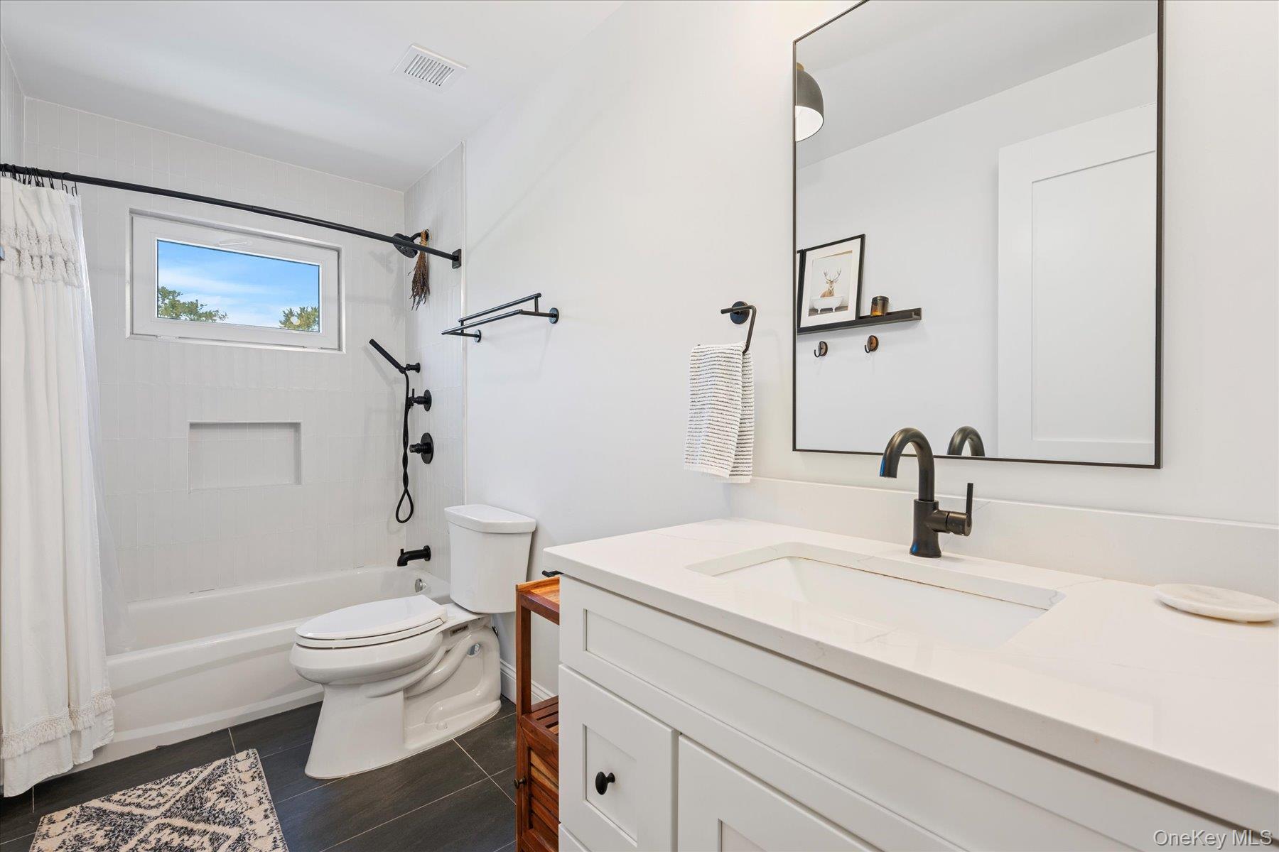 660 Sutton Place – For Sale photo 25