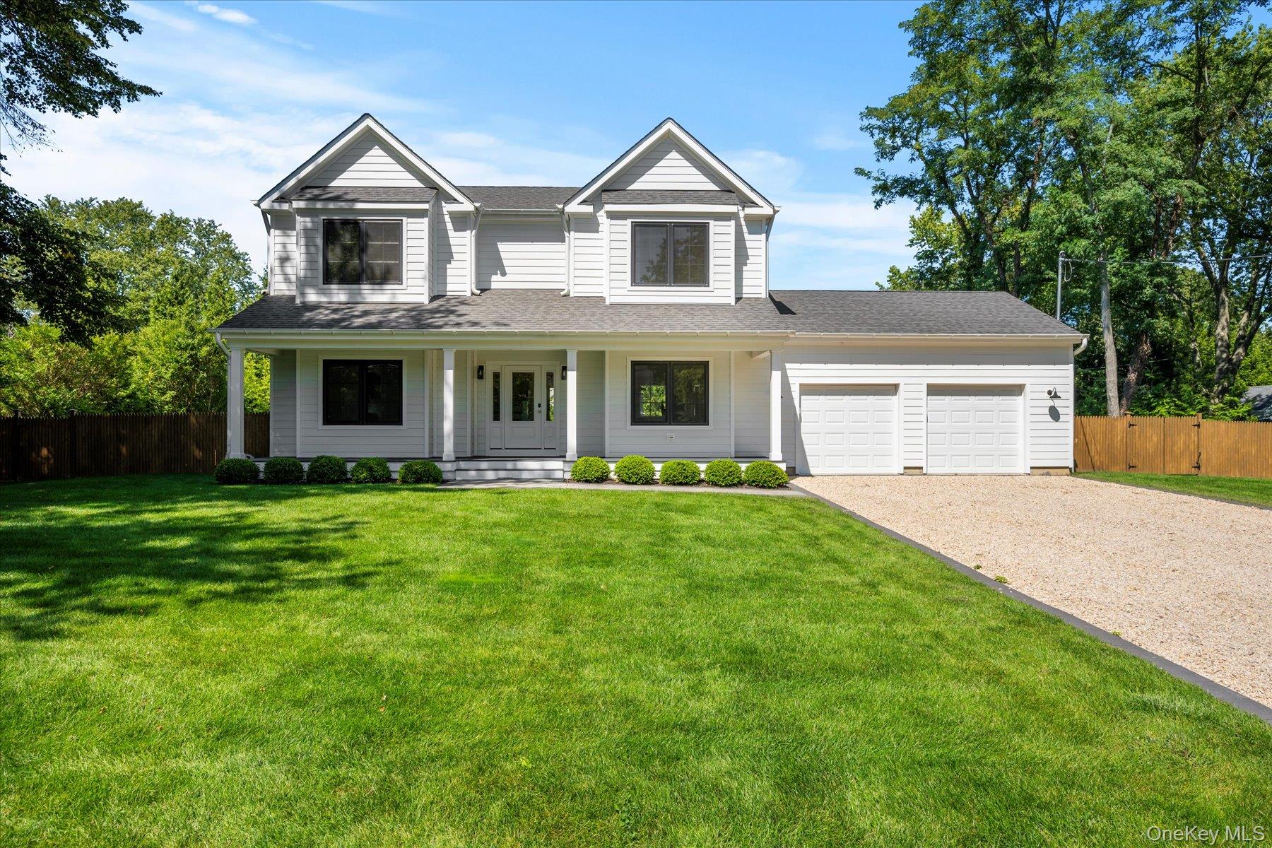 660 Sutton Place – For Sale photo 4