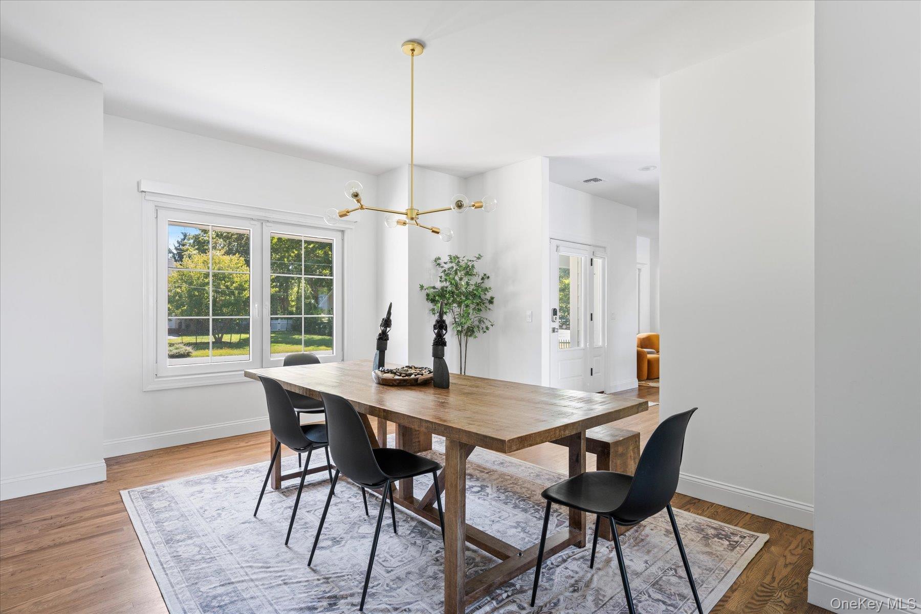 660 Sutton Place – For Sale photo 9