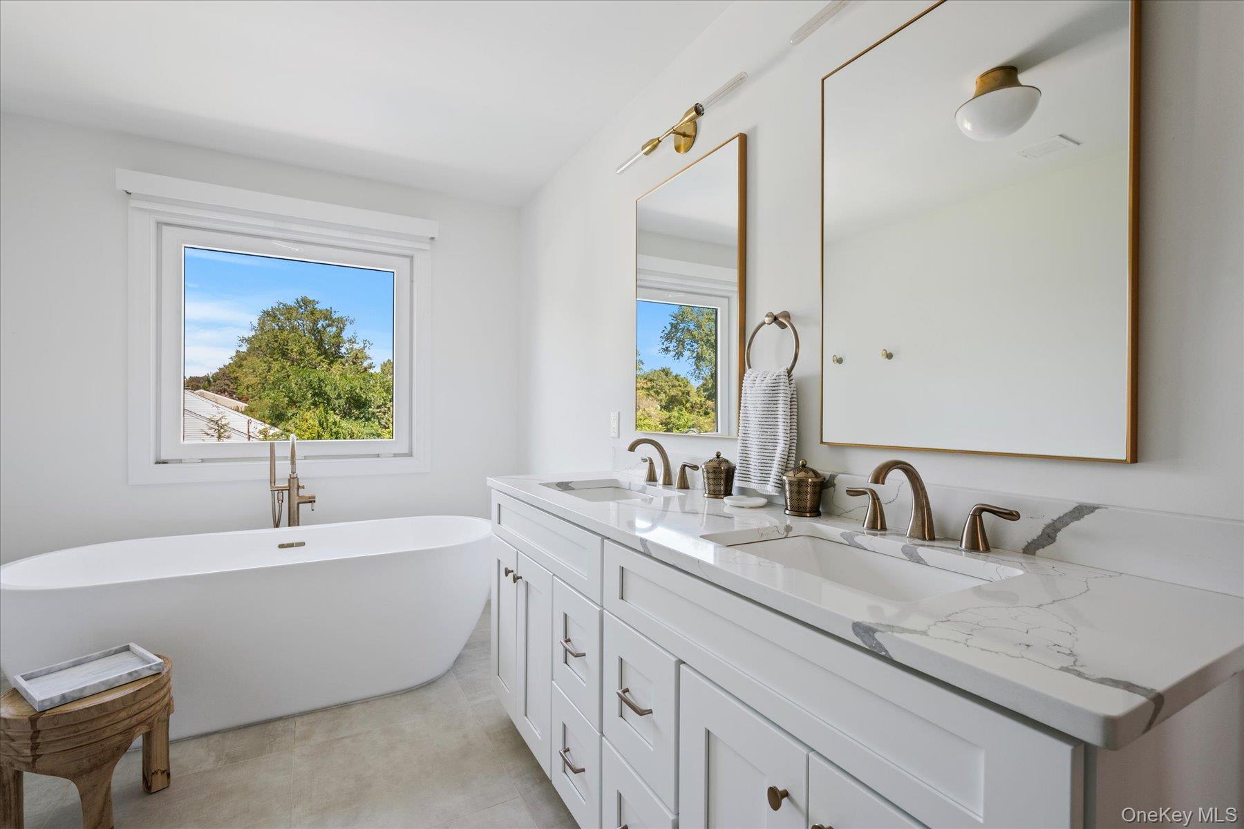 660 Sutton Place – For Sale photo 23