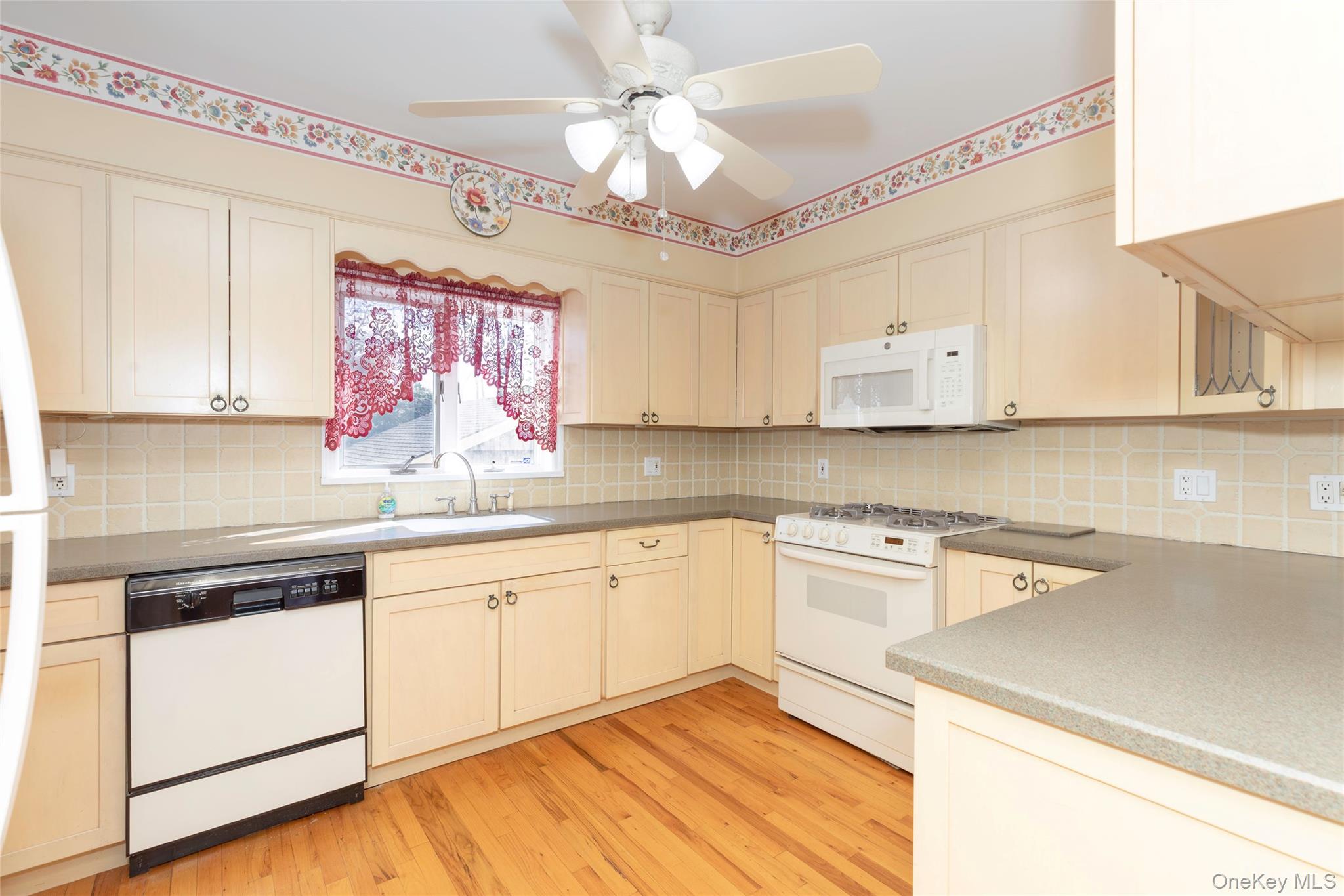 100 Marine Street – For Sale photo 8