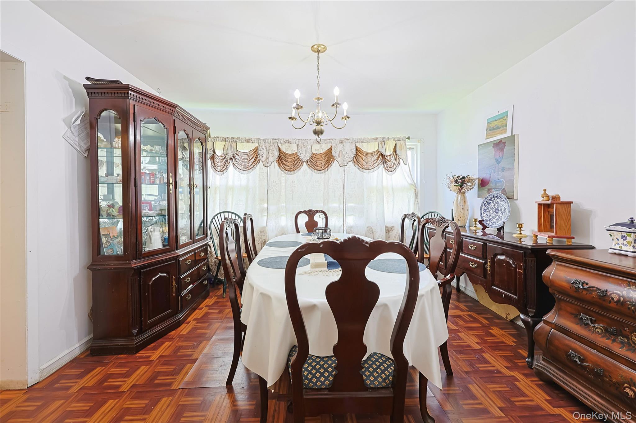 84 Middle Neck Road – For Sale photo 5