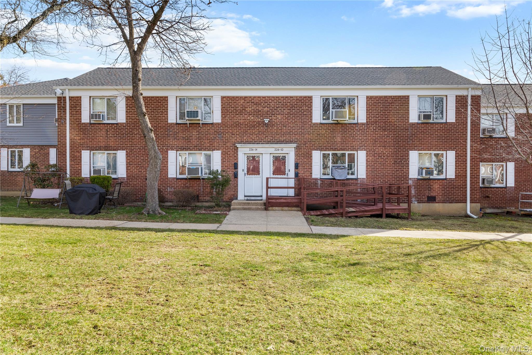 226-10 Manor Road, Unit Upper