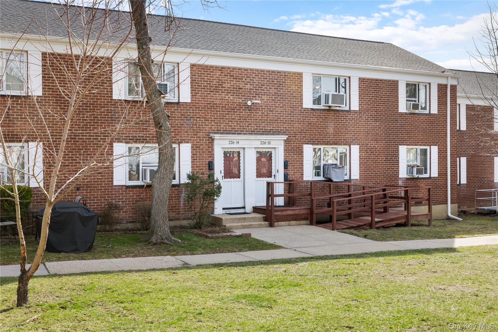 226-10 Manor Road, Unit Upper photo 3