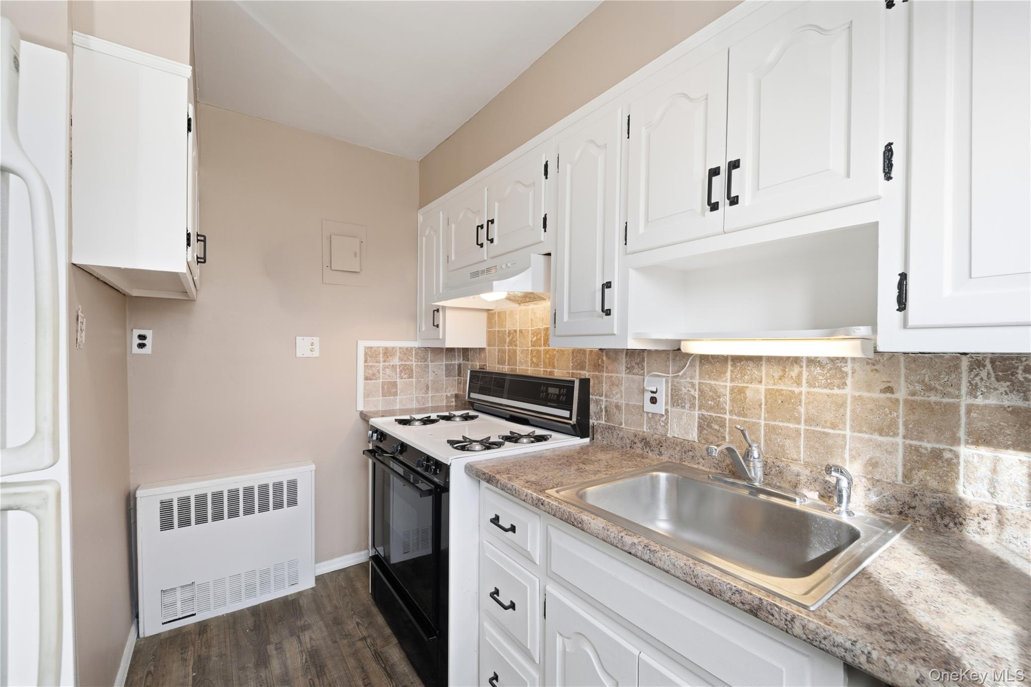226-10 Manor Road, Unit Upper photo 14