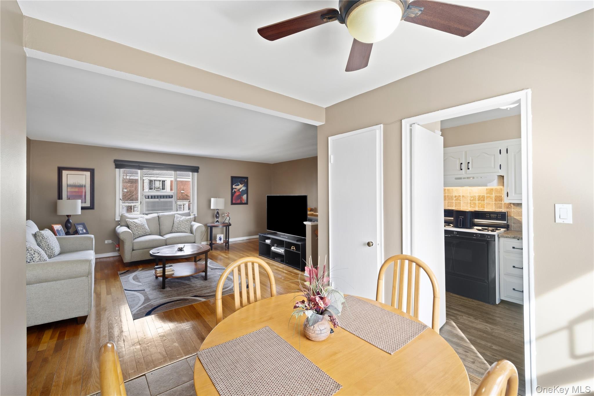 226-10 Manor Road, Unit Upper photo 11