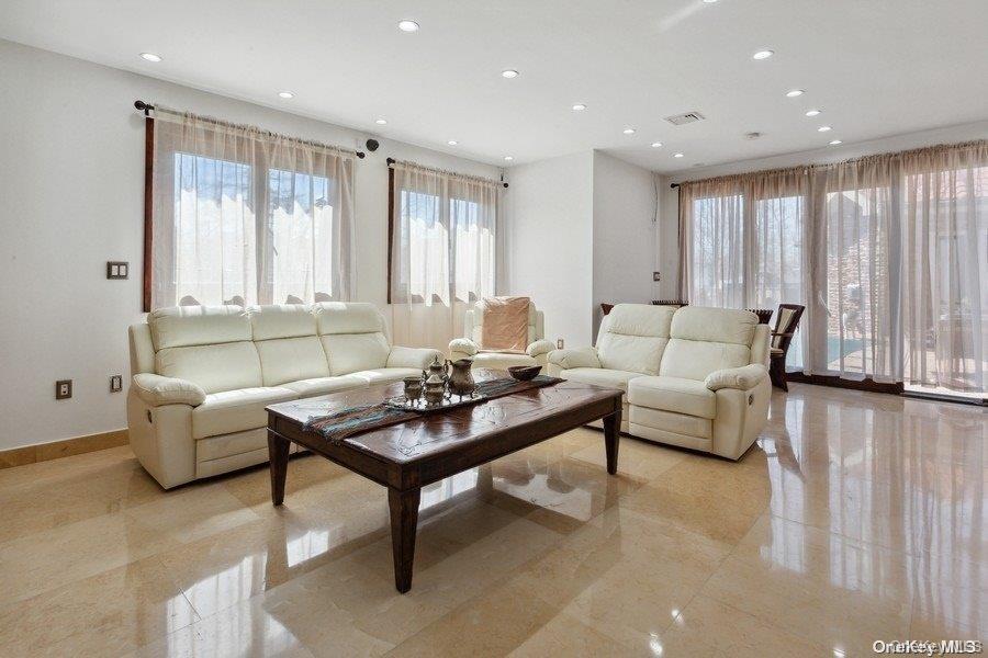 959 S End Road – For Sale photo 13
