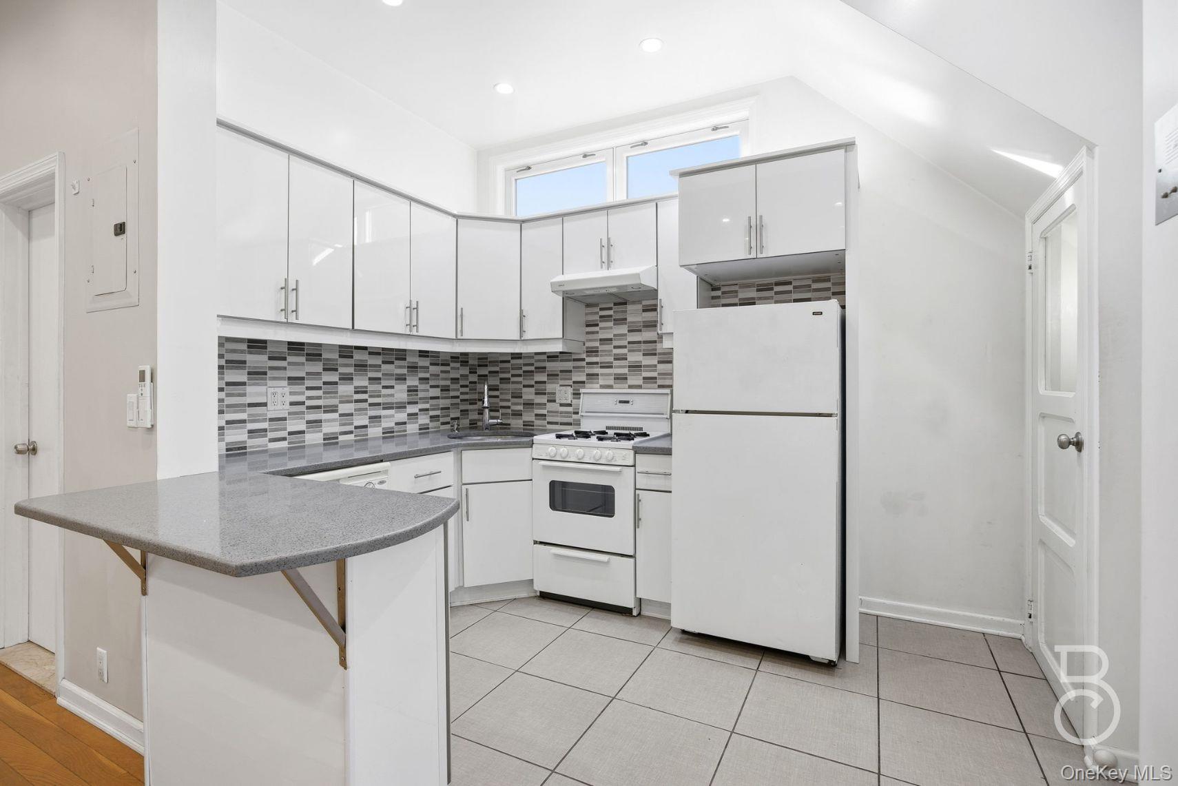 31-73 41st Street – For Sale photo 5