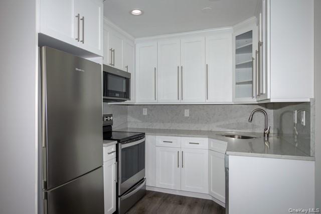 105 Lincoln Avenue, Unit M photo 2