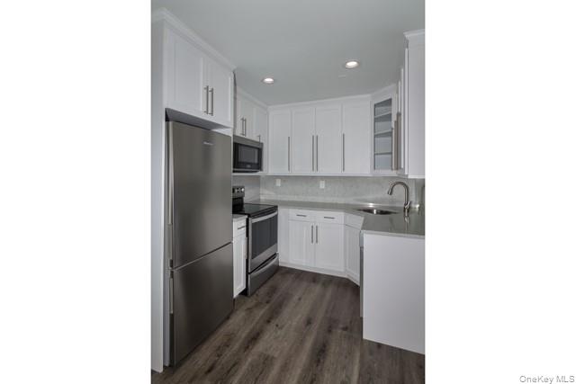 105 Lincoln Avenue, Unit M photo 3